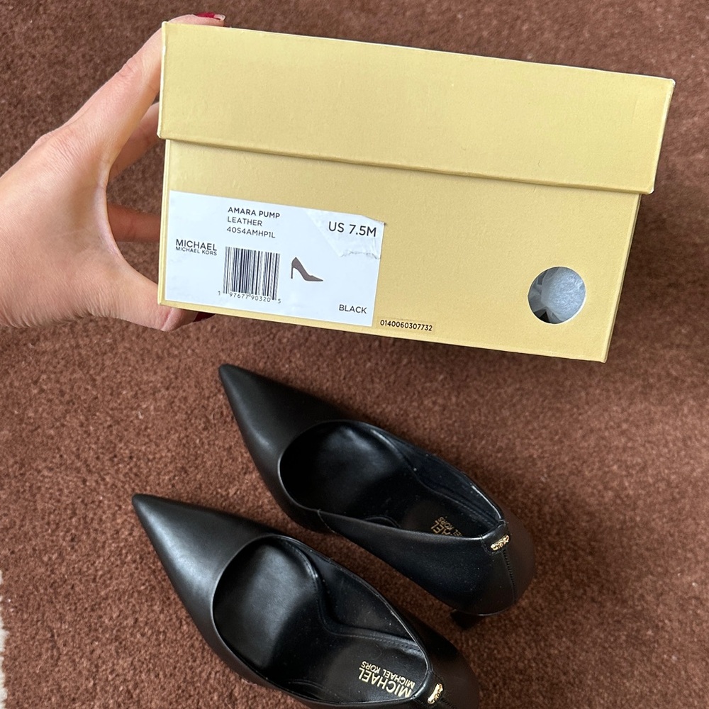 Michael Michael Kors Amara Black Pointed Heels size 7.5 - Picture 5 of 8